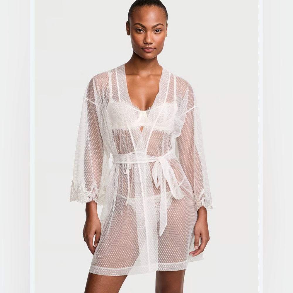 NWT VICTORIA’S SECRET SHEER ROBE XS/S